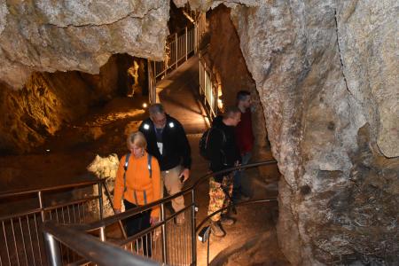 zajemci-meli-prilezitost-si-jeskynni-zakouti-v-klidu-prohlednout