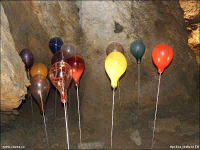 Výstava Pozor sklo! studentů z Valašského Meziříčí