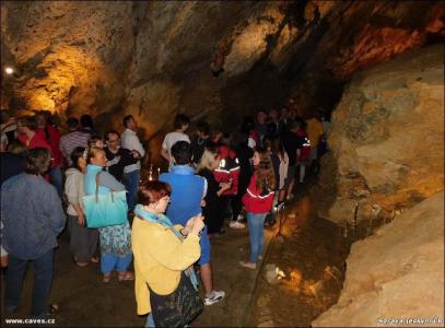Hosté si důkladně prohlédli všechna vystavená díla.