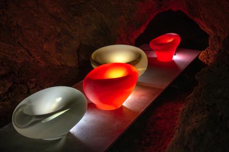 Výstava Světlo sklem Ondřeje Strnadela, léto 2023