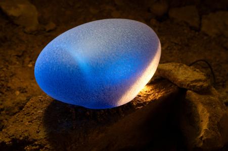 Výstava Světlo sklem Ondřeje Strnadela, léto 2023