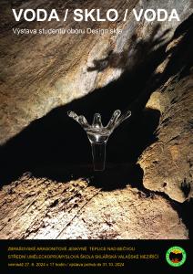 Výstava "Voda / sklo / voda" ve Zbrašovských jeskyních, léto 2024