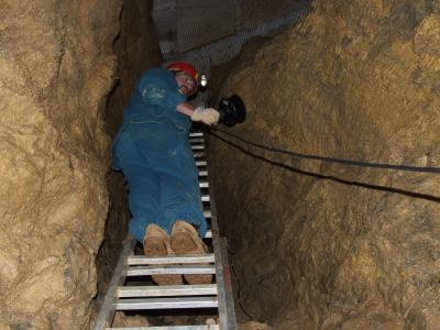 Výměna anemometru. Foto Pavel Sencovici