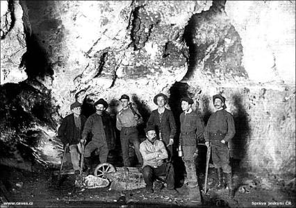  Zbrašovské aragonitové jeskyně - historie