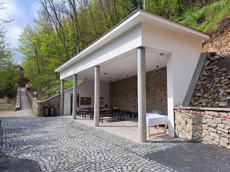 Zbrašovské jeskyně turistům nadělují nový přístřešek