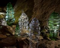 Výstava "Voda / sklo / voda" ve Zbrašovských jeskyních, léto 2024